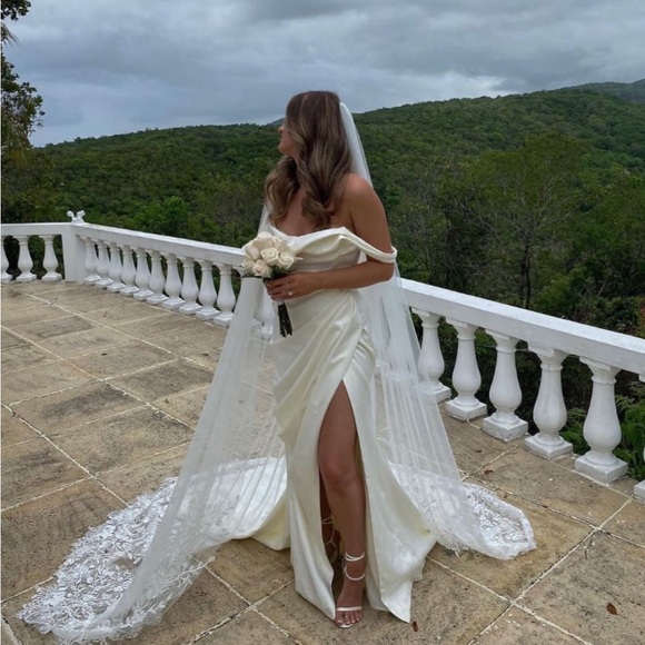 House of CB ‘Delphine’ Ivory Draped Corset Bridal‎ Gown NWOT size XL - Picture 4 of 15